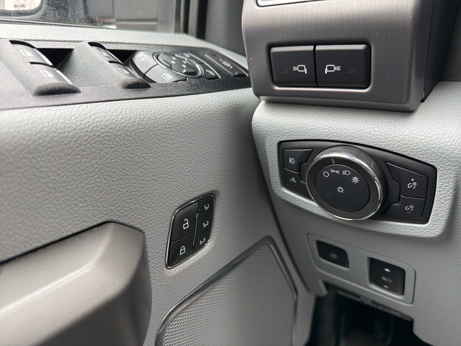 2022 Ford F-350SD Limited