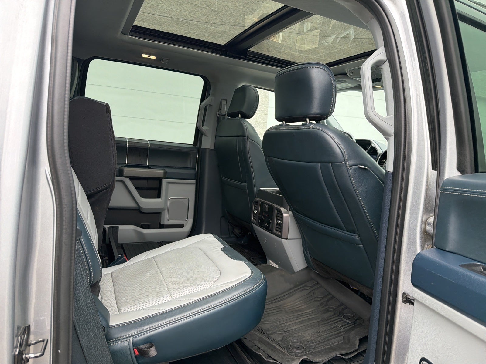 2022 Ford F-350SD Limited