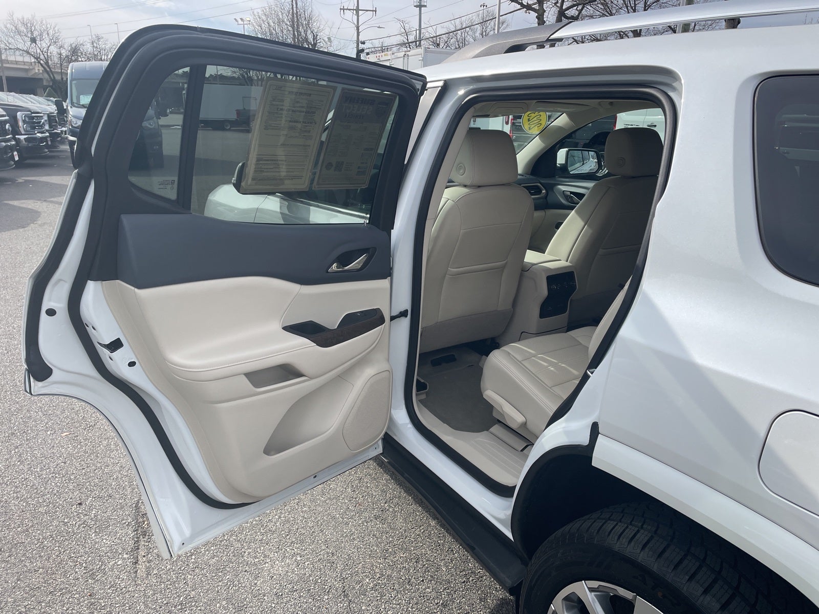 2023 GMC Acadia Denali