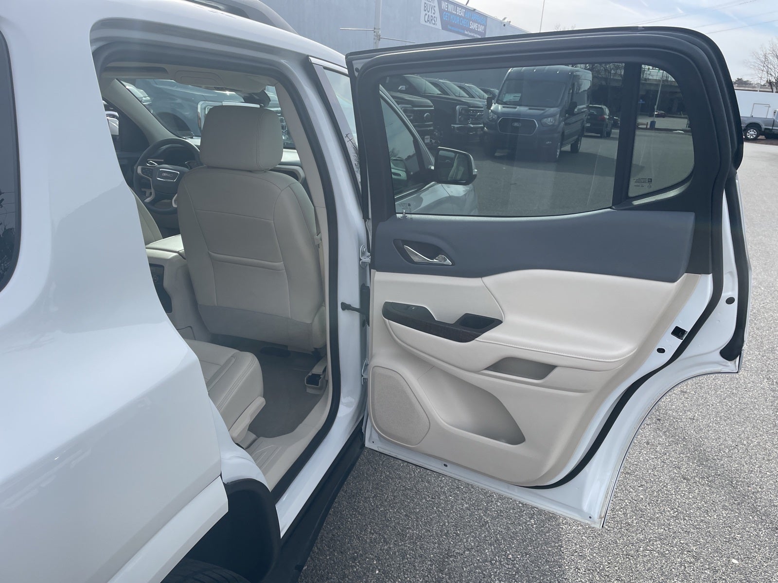 2023 GMC Acadia Denali