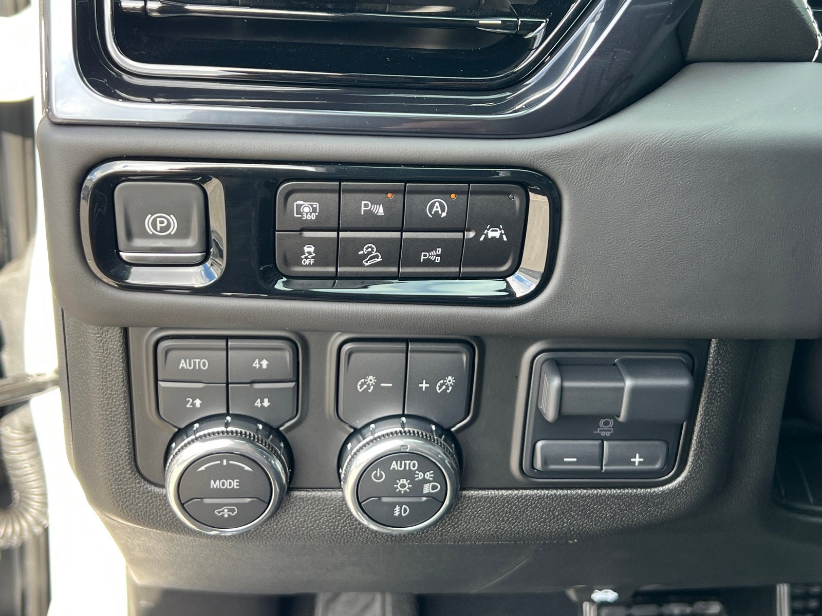 2025 GMC Yukon XL AT4 Ultimate