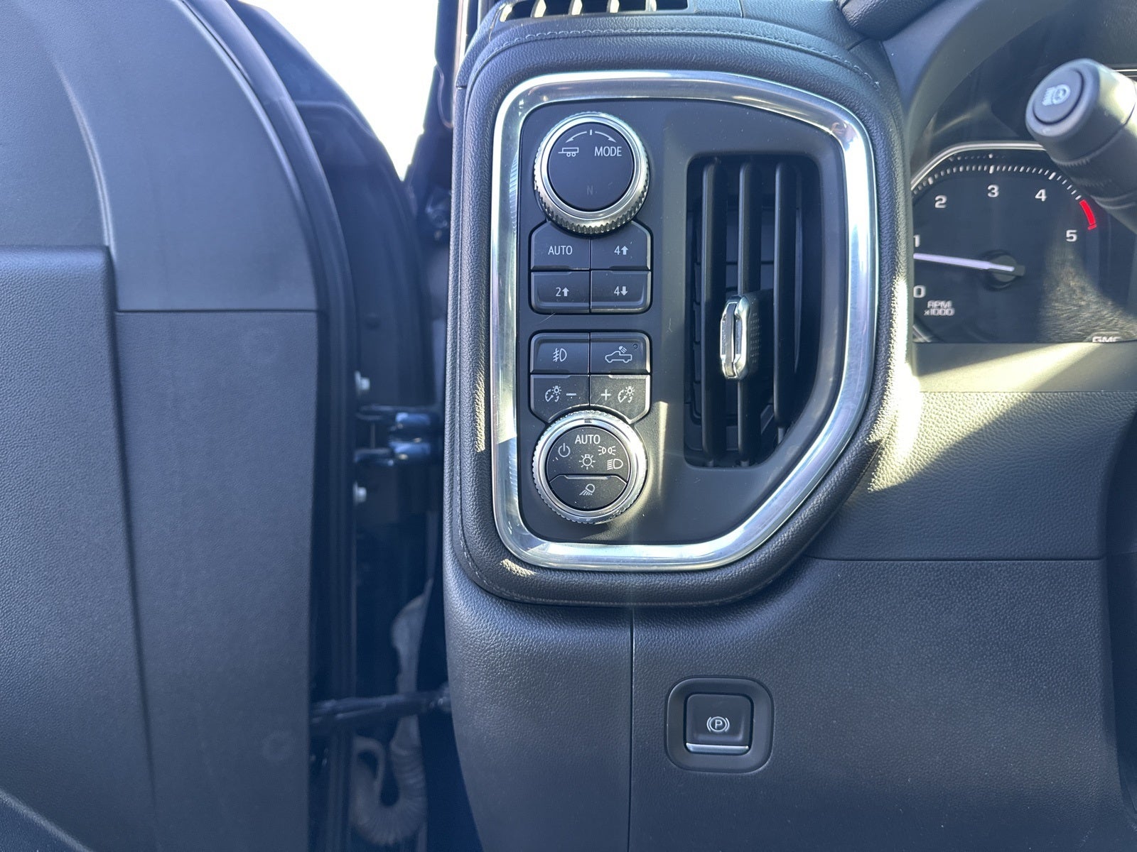 2023 GMC Sierra 2500HD SLT