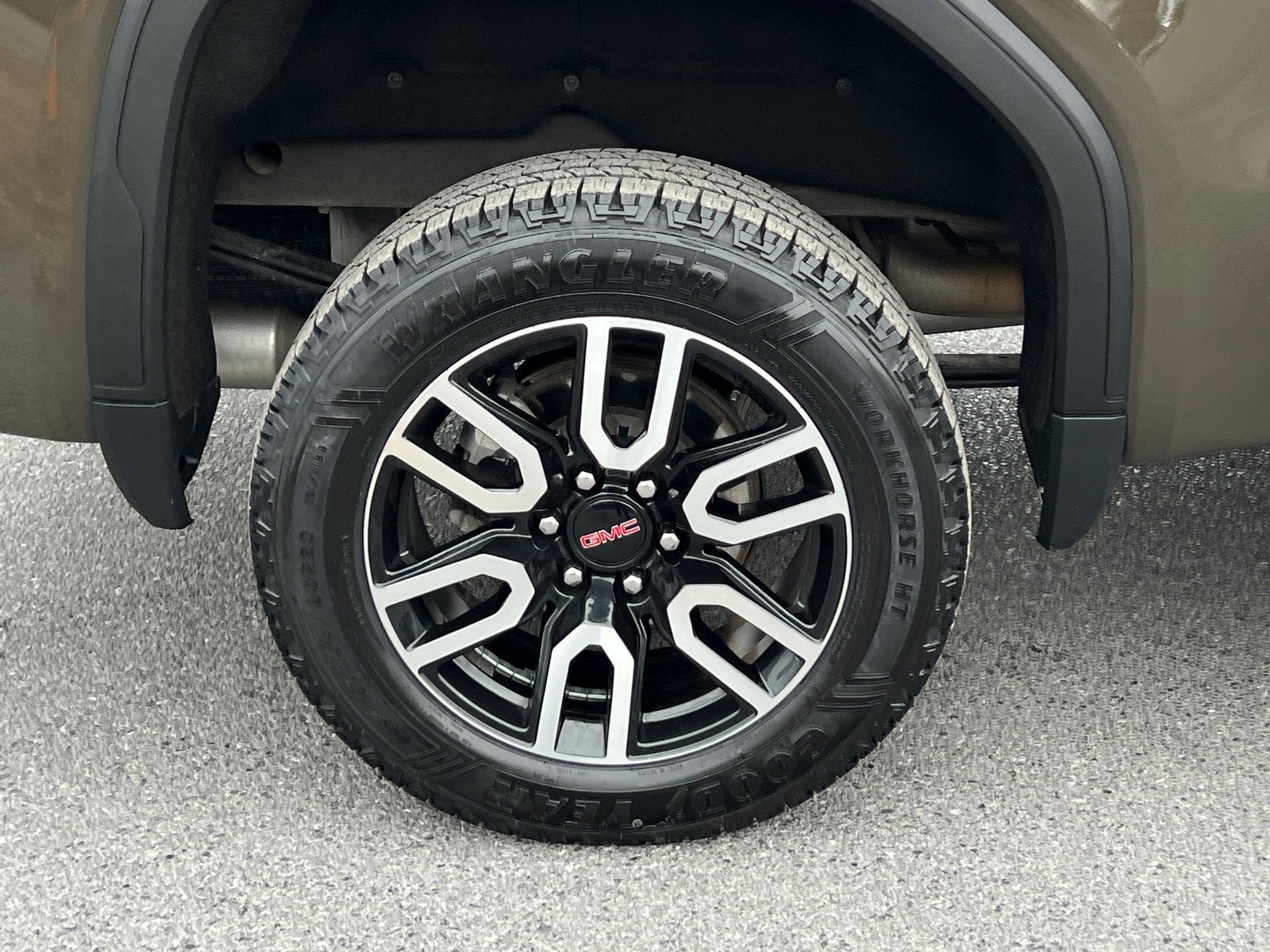 2023 GMC Sierra 1500 AT4