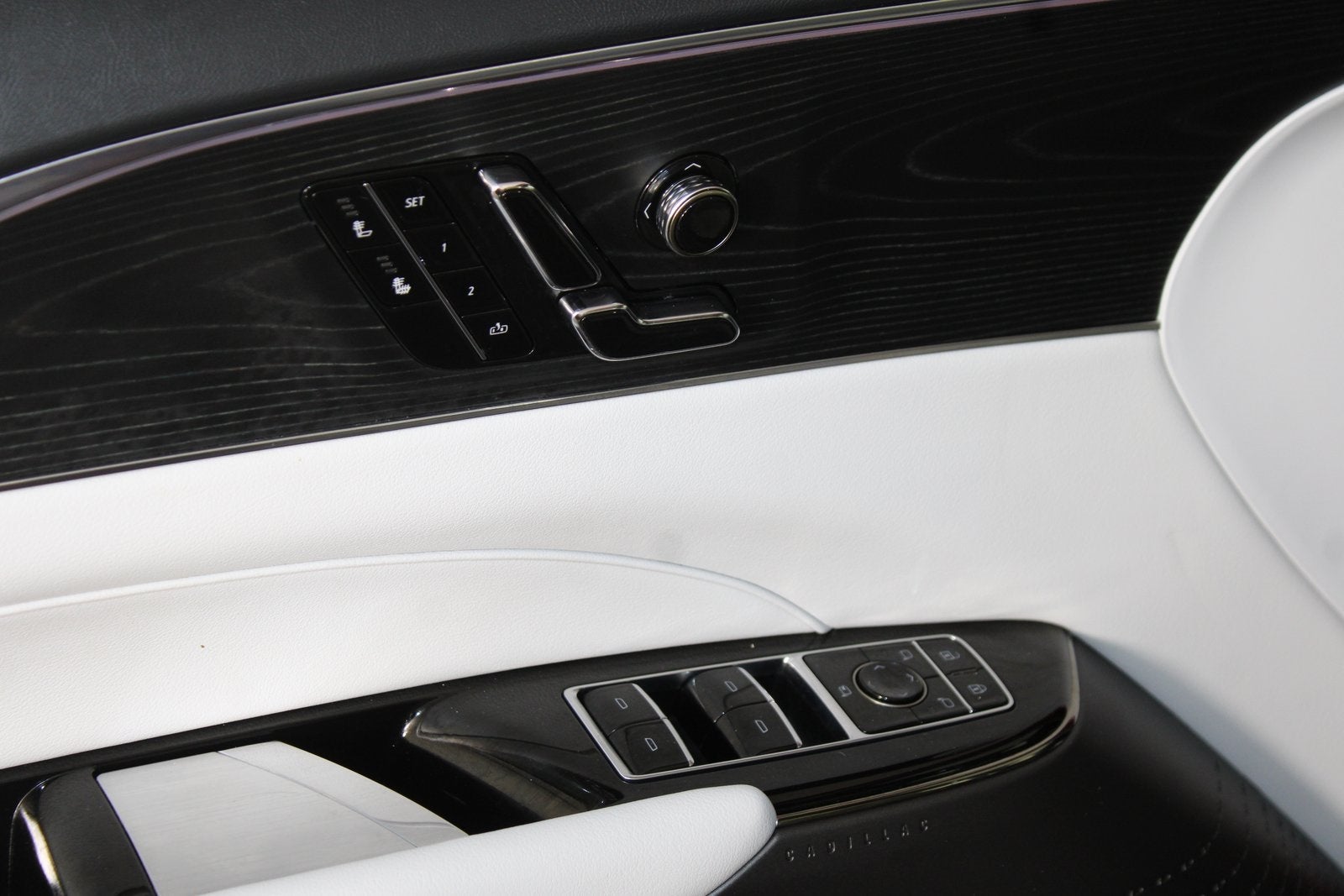 2024 Cadillac LYRIQ Luxury Luxury 1