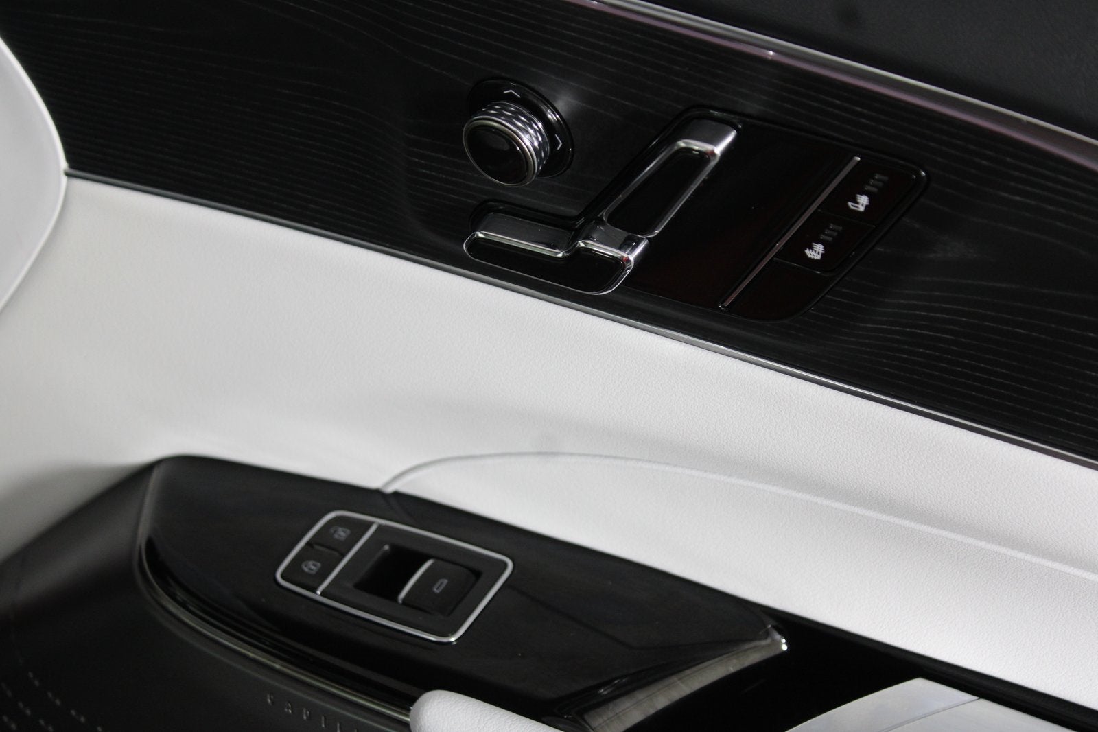 2024 Cadillac LYRIQ Luxury Luxury 1