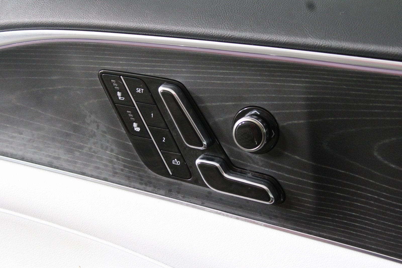 2024 Cadillac LYRIQ Luxury Luxury 1