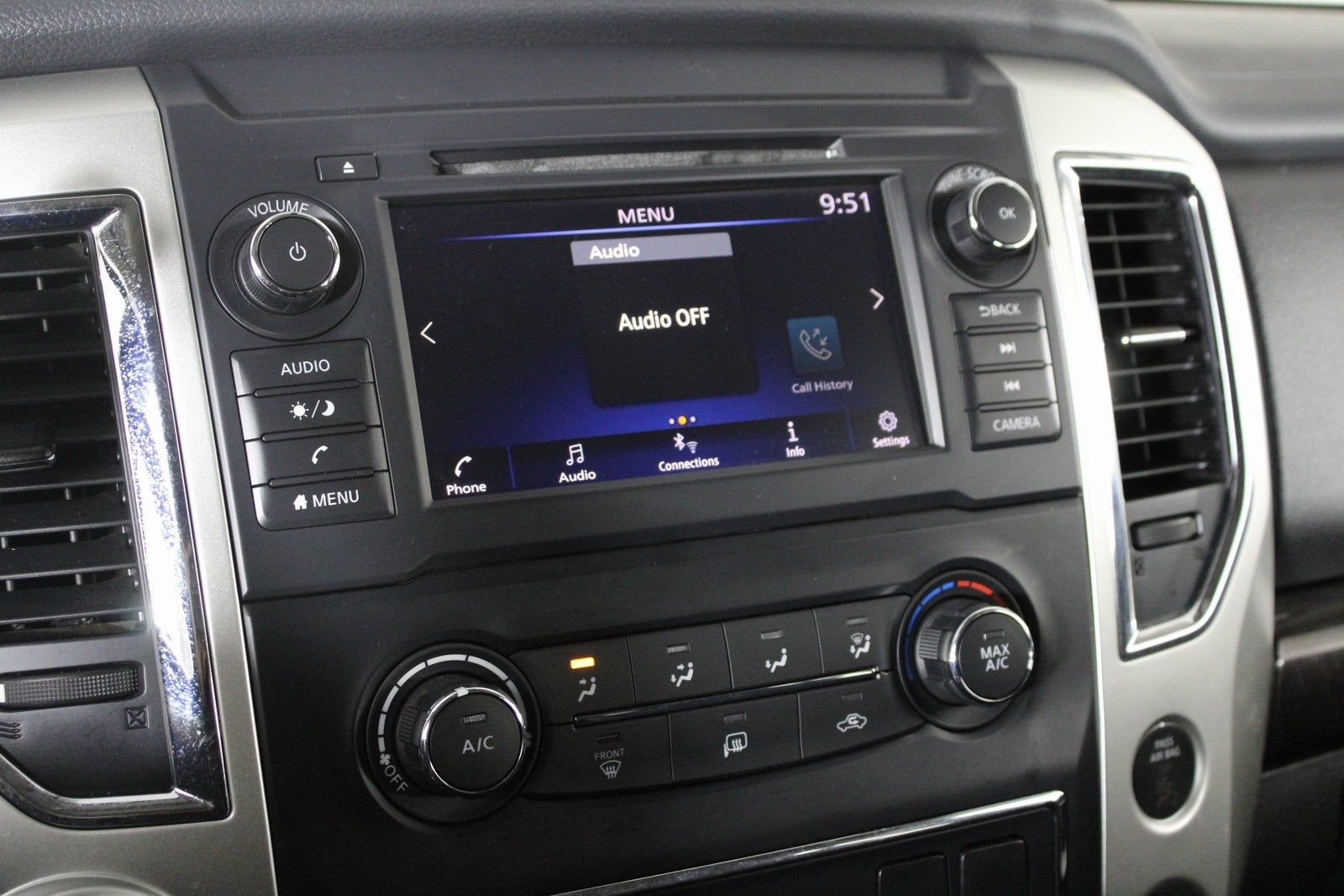 2019 Nissan Titan SV