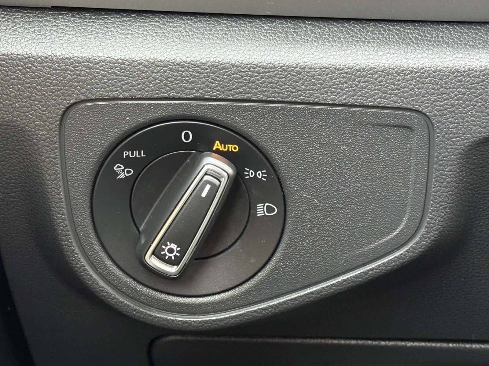 2022 Volkswagen Atlas Cross Sport 2.0T SEL