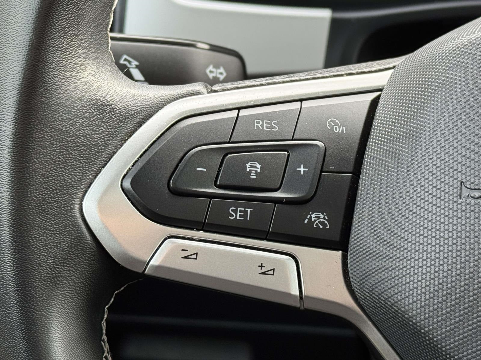 2022 Volkswagen Atlas Cross Sport 2.0T SEL