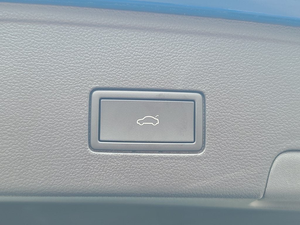 2025 Volkswagen Atlas Cross Sport 2.0T SEL