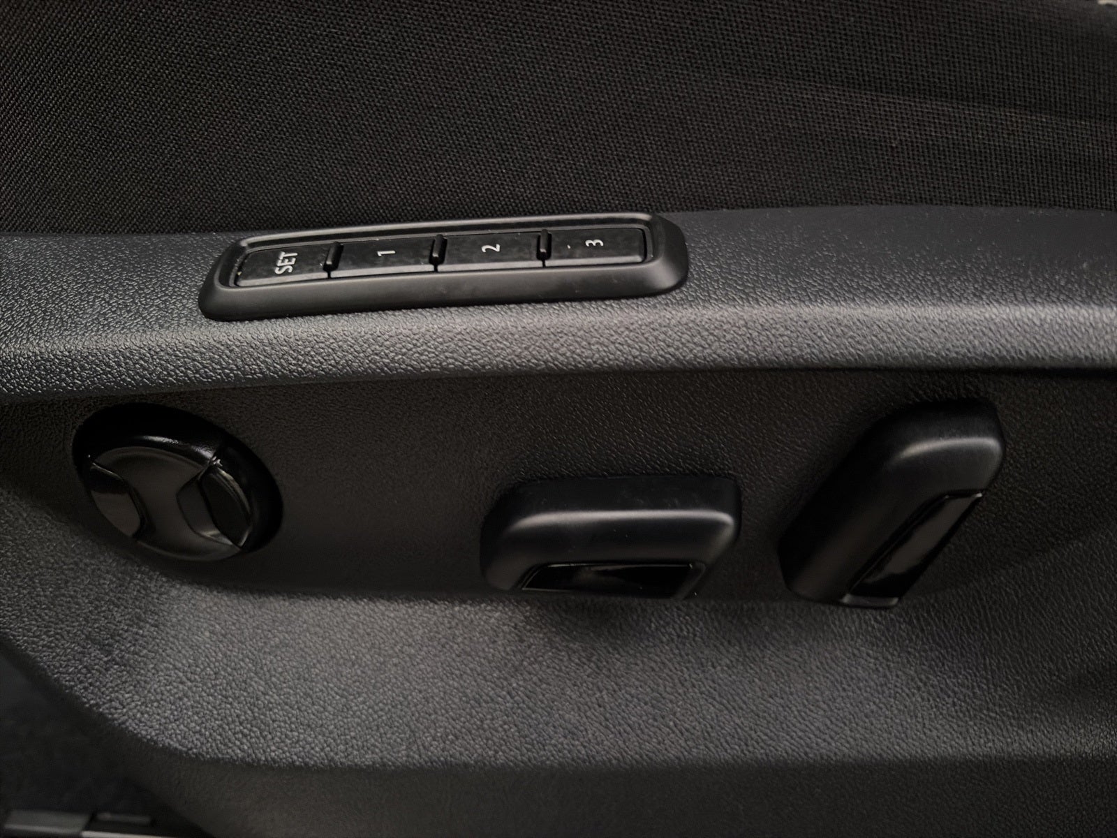 2023 Volkswagen Atlas Cross Sport 3.6L V6 SEL Premium R-Line