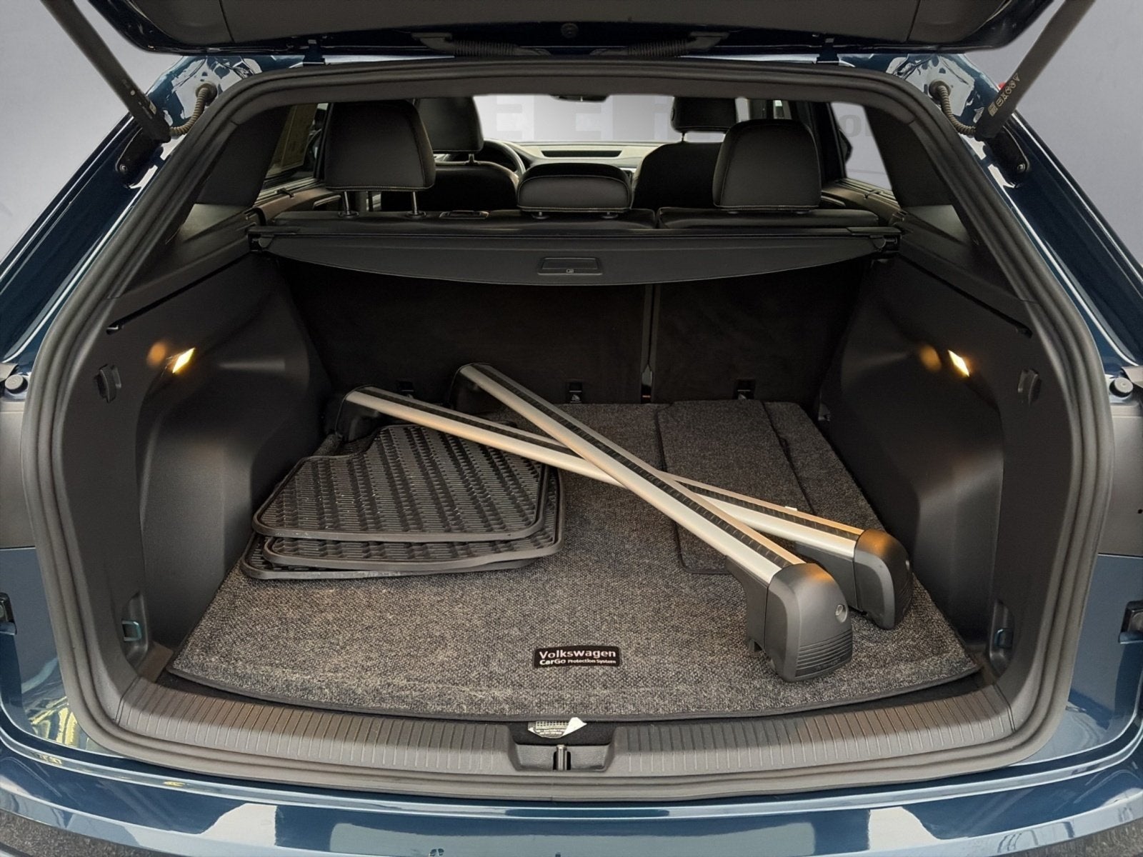 2023 Volkswagen Atlas Cross Sport 3.6L V6 SEL Premium R-Line