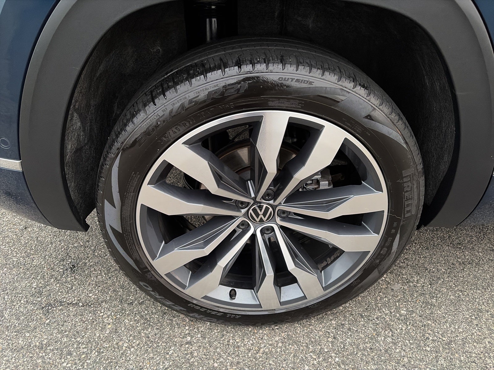 2023 Volkswagen Atlas Cross Sport 3.6L V6 SEL Premium R-Line