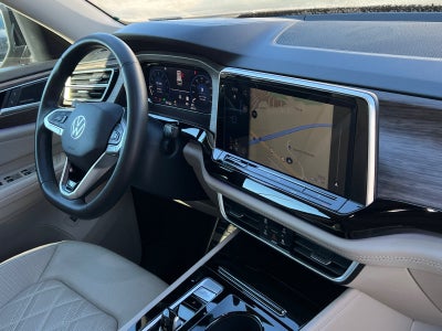 2024 Volkswagen Atlas 2.0T SEL Premium R-Line