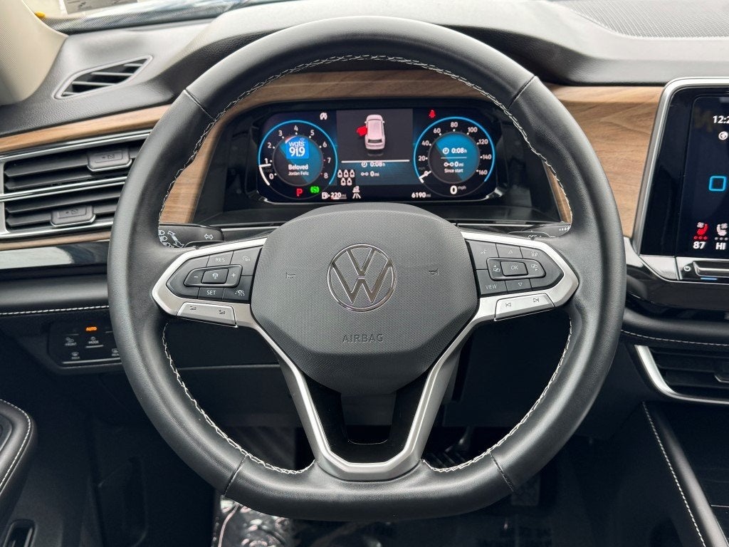 2025 Volkswagen Atlas 2.0T SE w/Technology