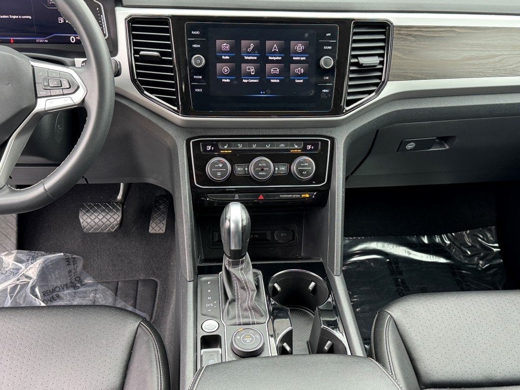 2022 Volkswagen Atlas 3.6L V6 SE w/Technology
