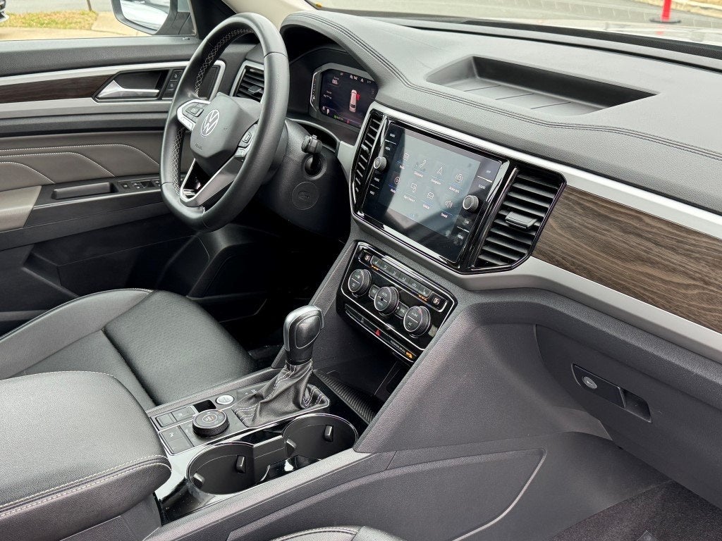 2022 Volkswagen Atlas 3.6L V6 SE w/Technology