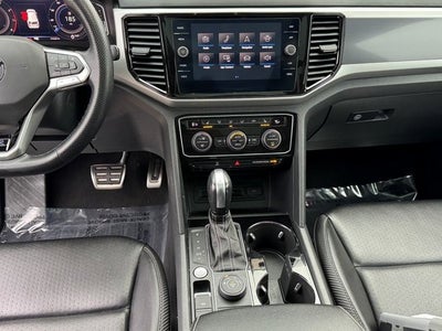 2022 Volkswagen Atlas Cross Sport 2.0T SEL R-Line