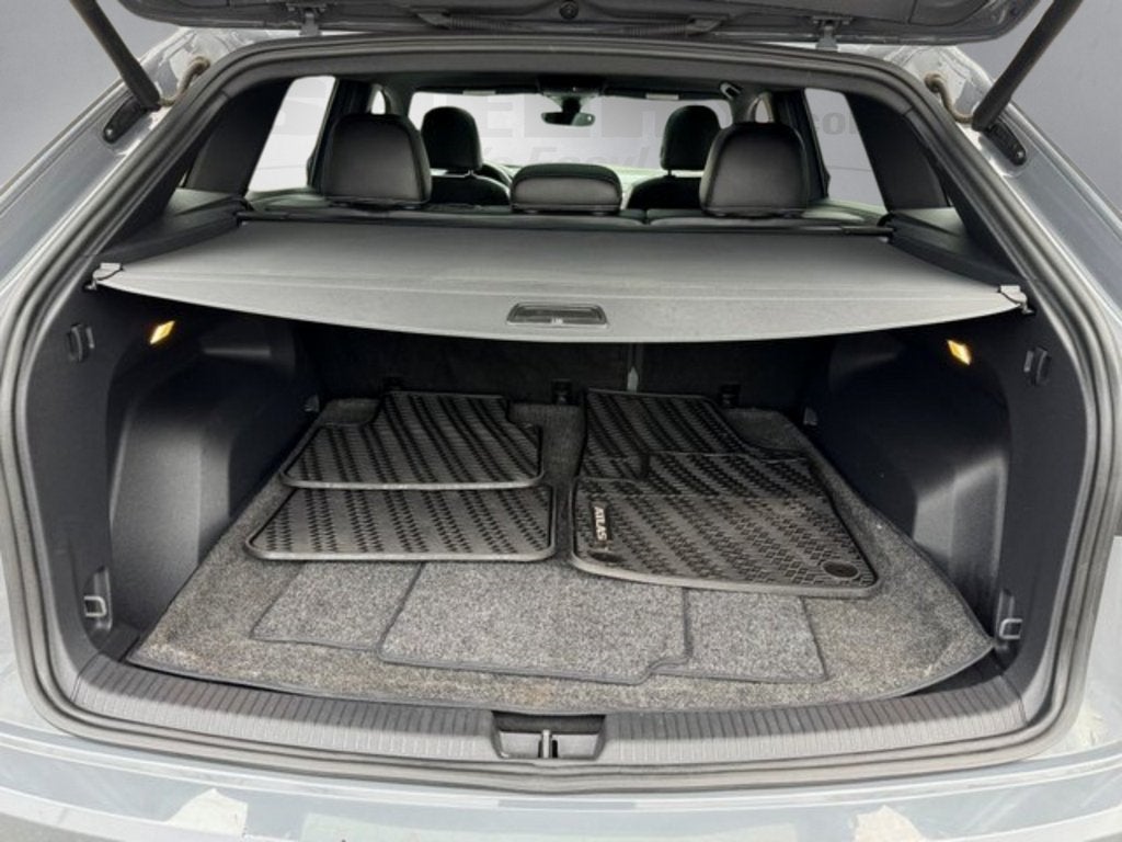 2022 Volkswagen Atlas Cross Sport 2.0T SEL R-Line