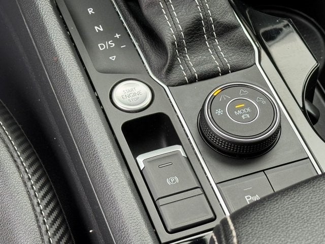 2022 Volkswagen Atlas Cross Sport 2.0T SEL R-Line