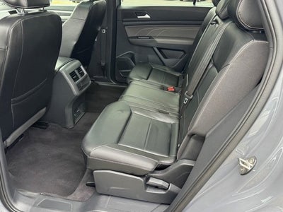 2022 Volkswagen Atlas Cross Sport 2.0T SEL R-Line