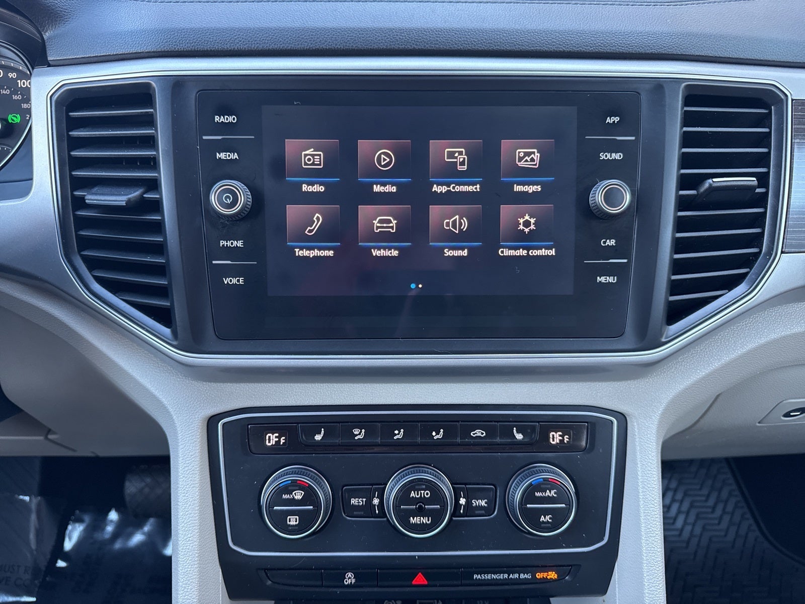 2019 Volkswagen Atlas 3.6L V6 SE w/Technology