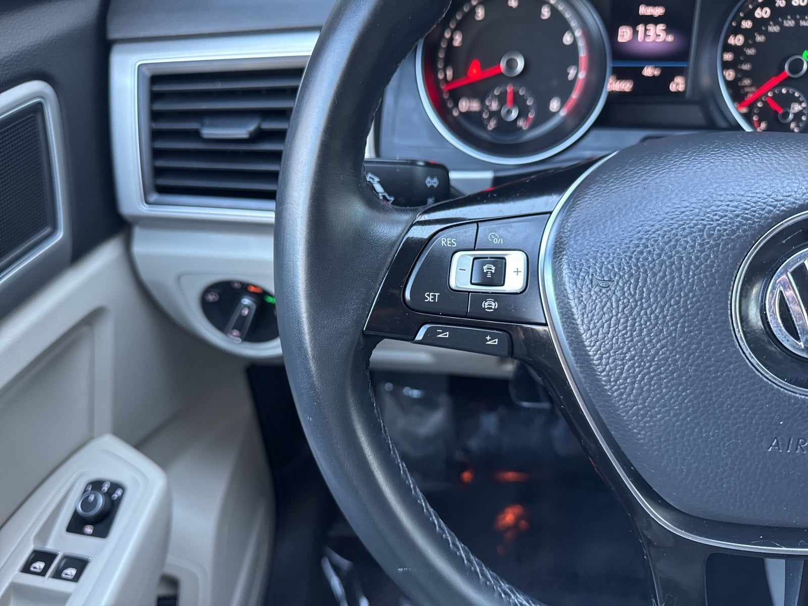 2019 Volkswagen Atlas 3.6L V6 SE w/Technology