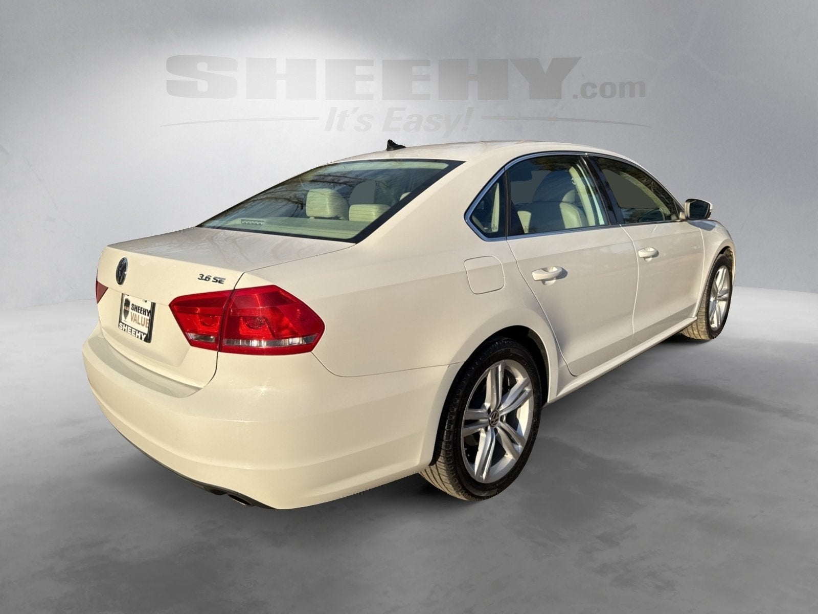 2013 Volkswagen Passat V6 SE w/Sunroof