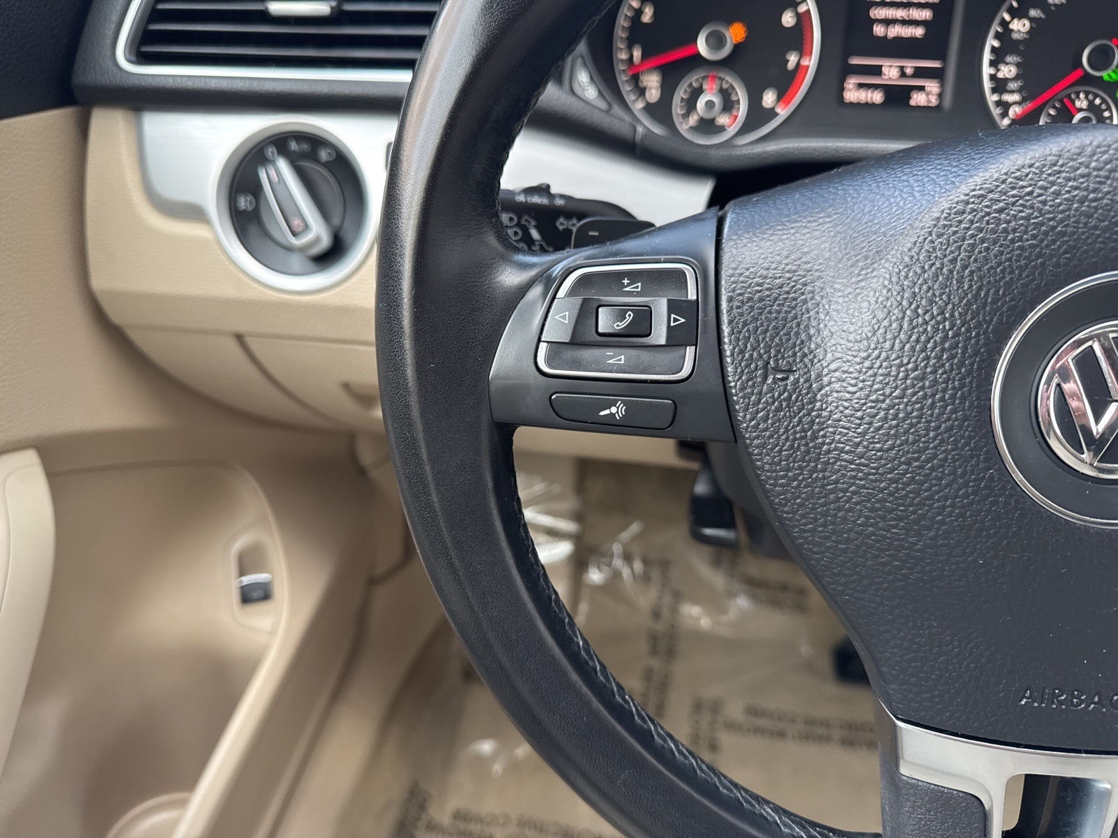 2013 Volkswagen Passat V6 SE w/Sunroof