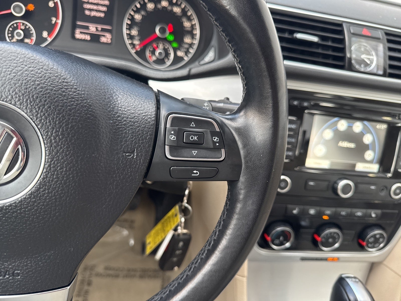 2013 Volkswagen Passat V6 SE w/Sunroof