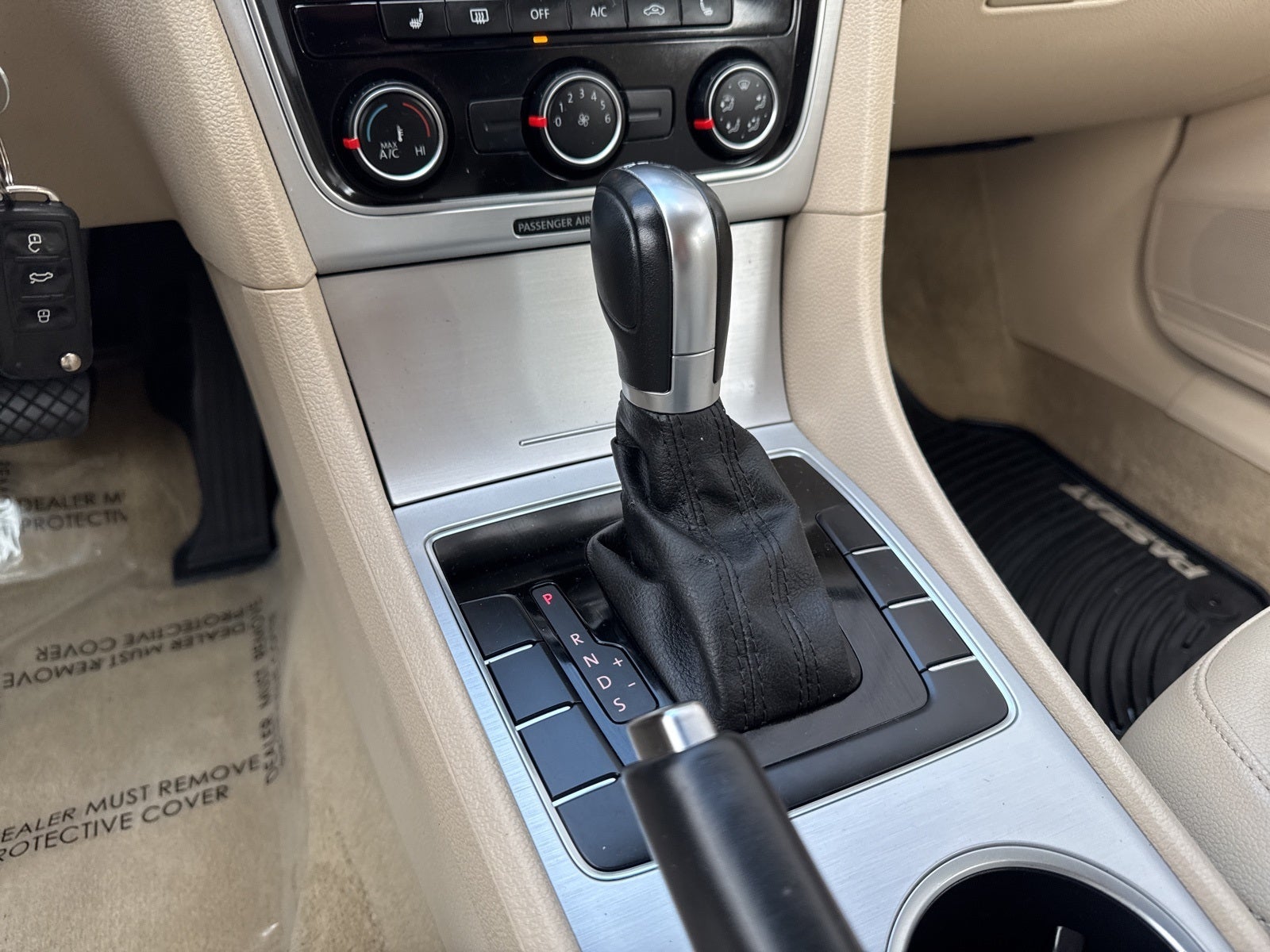 2013 Volkswagen Passat V6 SE w/Sunroof