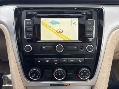 2013 Volkswagen Passat V6 SE w/Sunroof