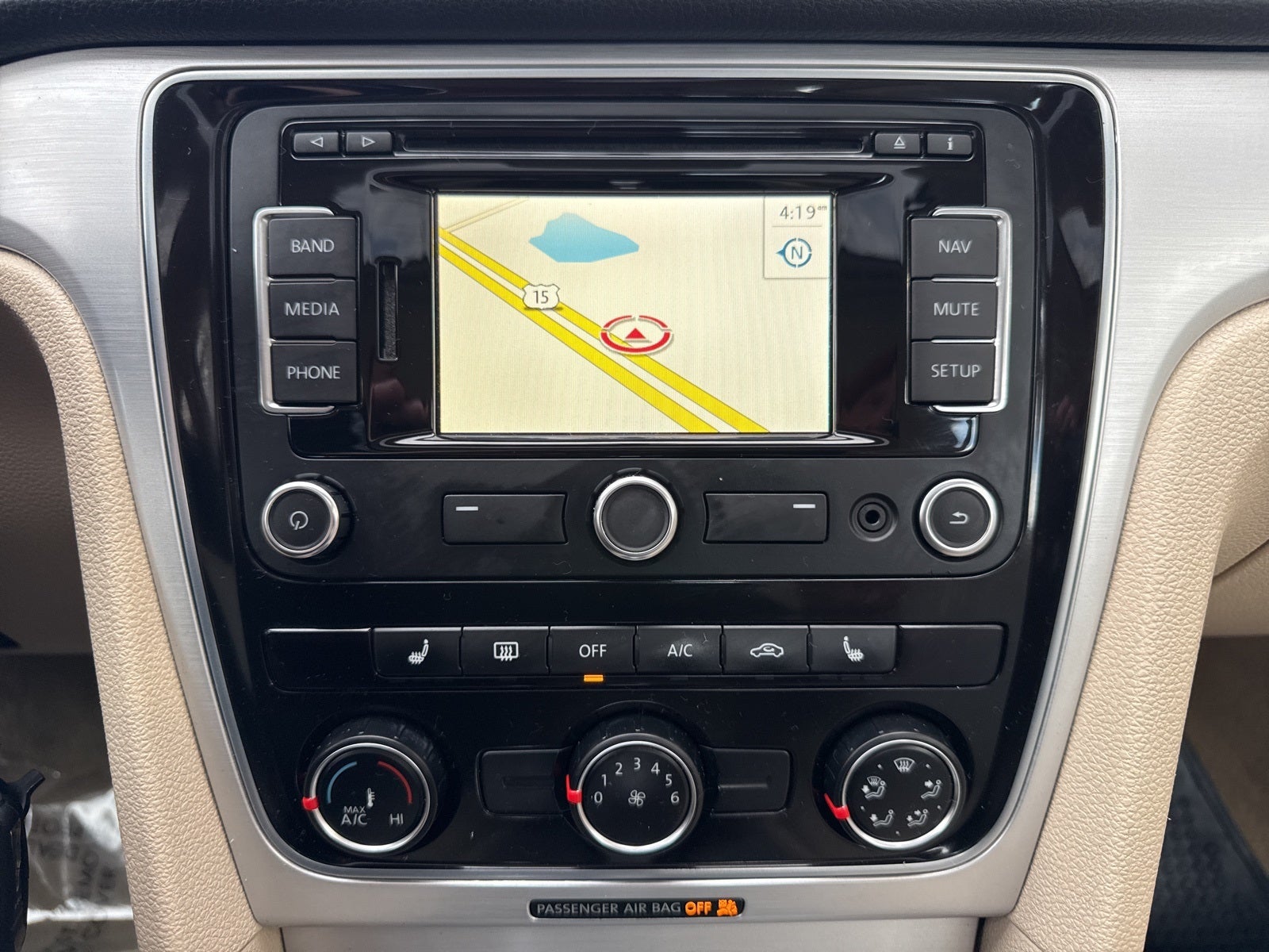 2013 Volkswagen Passat V6 SE w/Sunroof