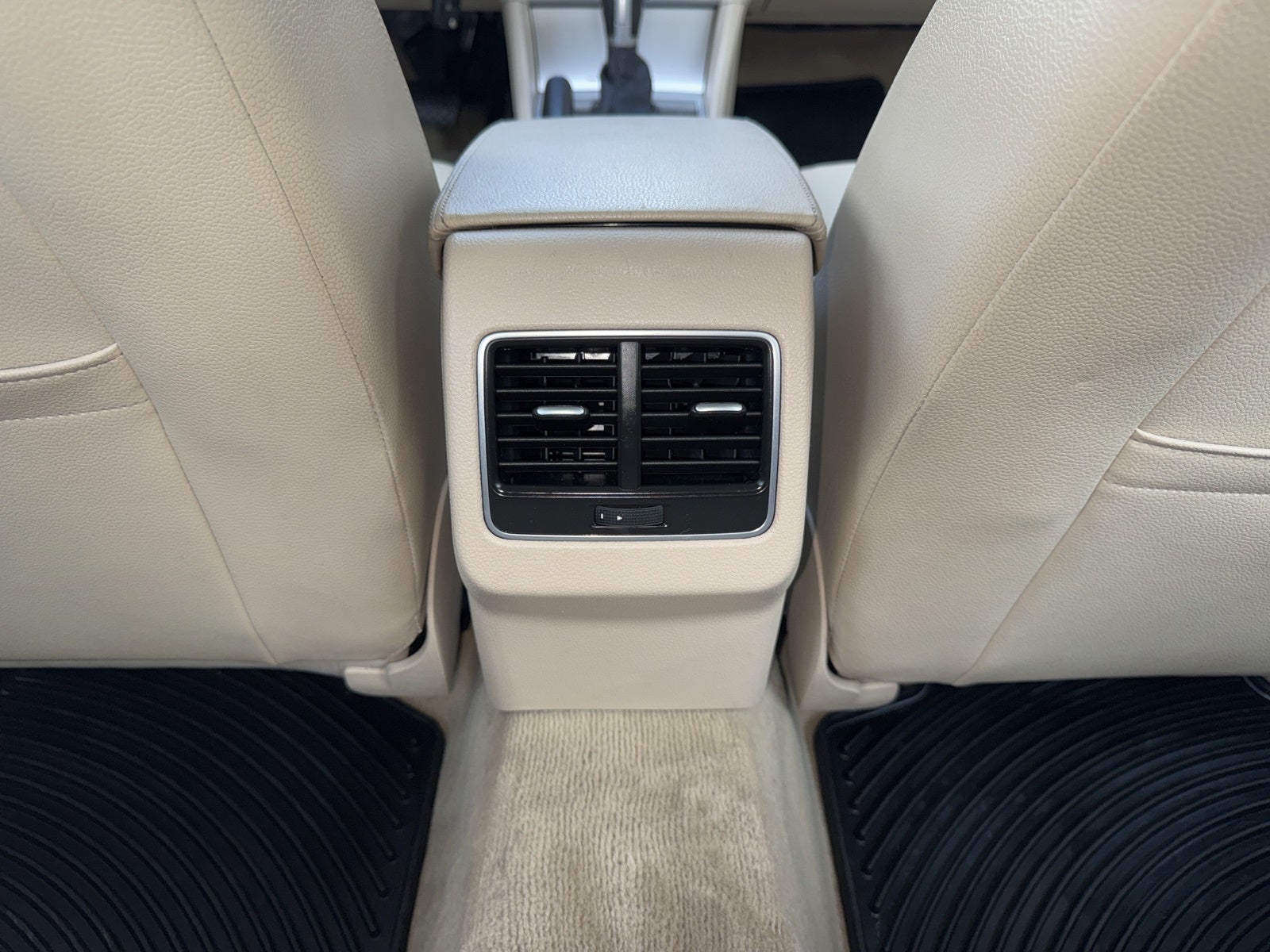 2013 Volkswagen Passat V6 SE w/Sunroof