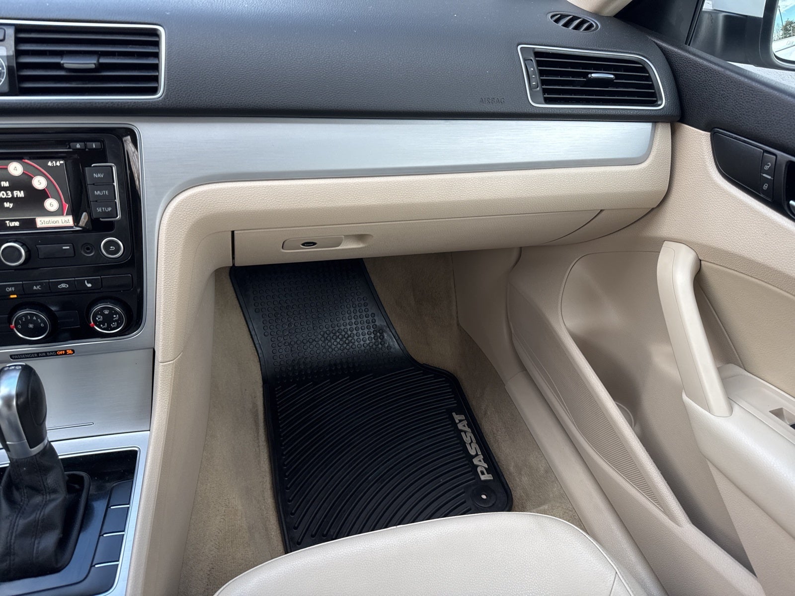 2013 Volkswagen Passat V6 SE w/Sunroof