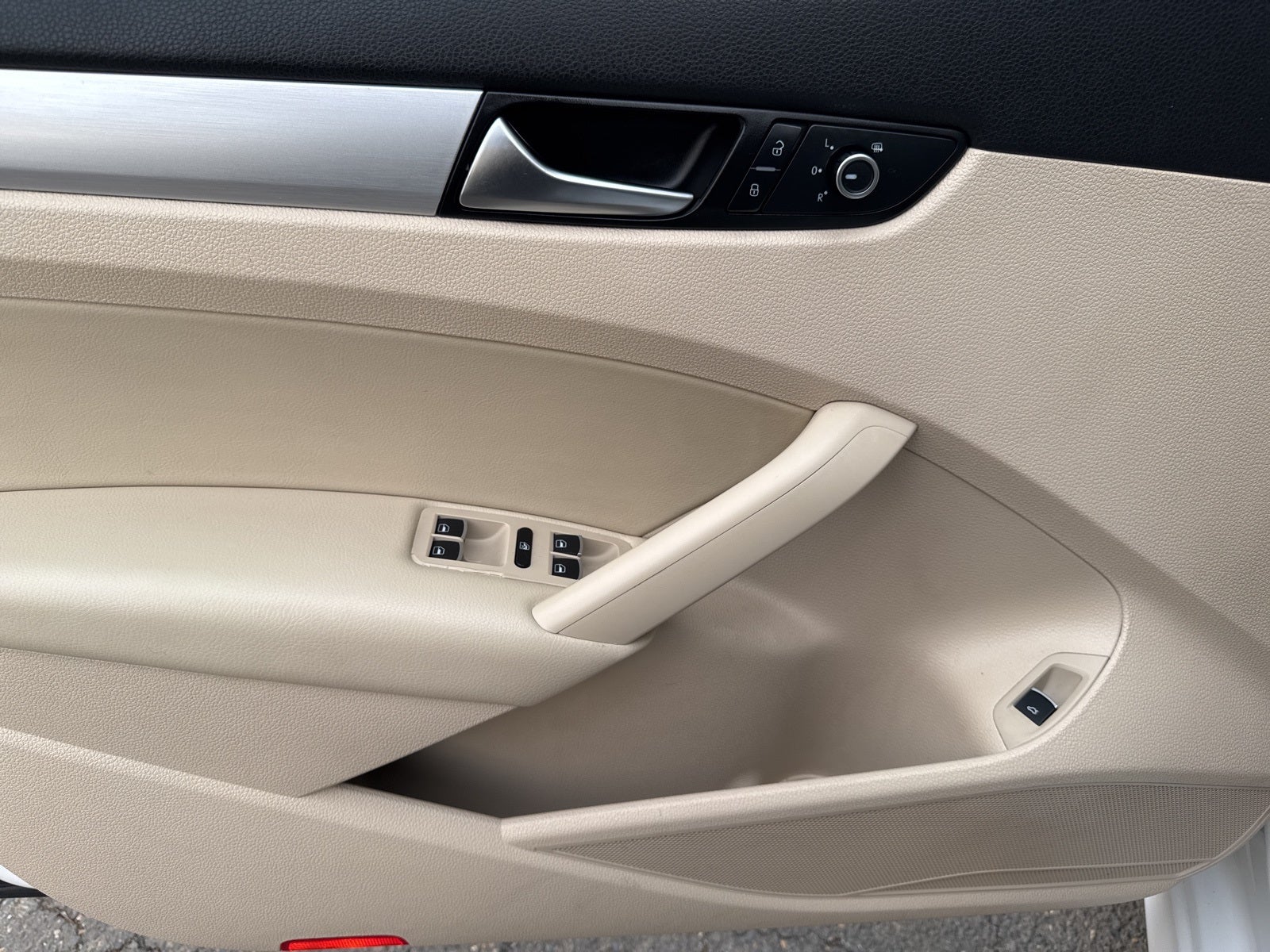 2013 Volkswagen Passat V6 SE w/Sunroof