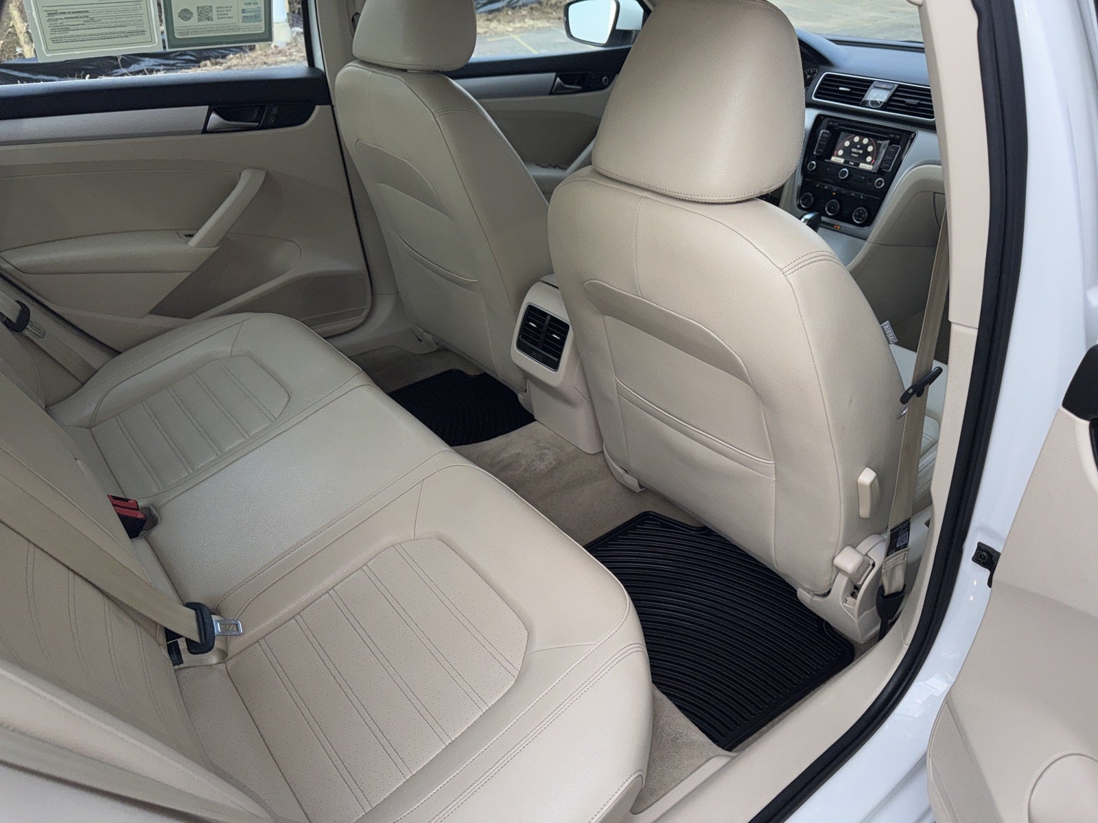 2013 Volkswagen Passat V6 SE w/Sunroof