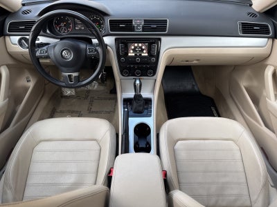 2013 Volkswagen Passat V6 SE w/Sunroof