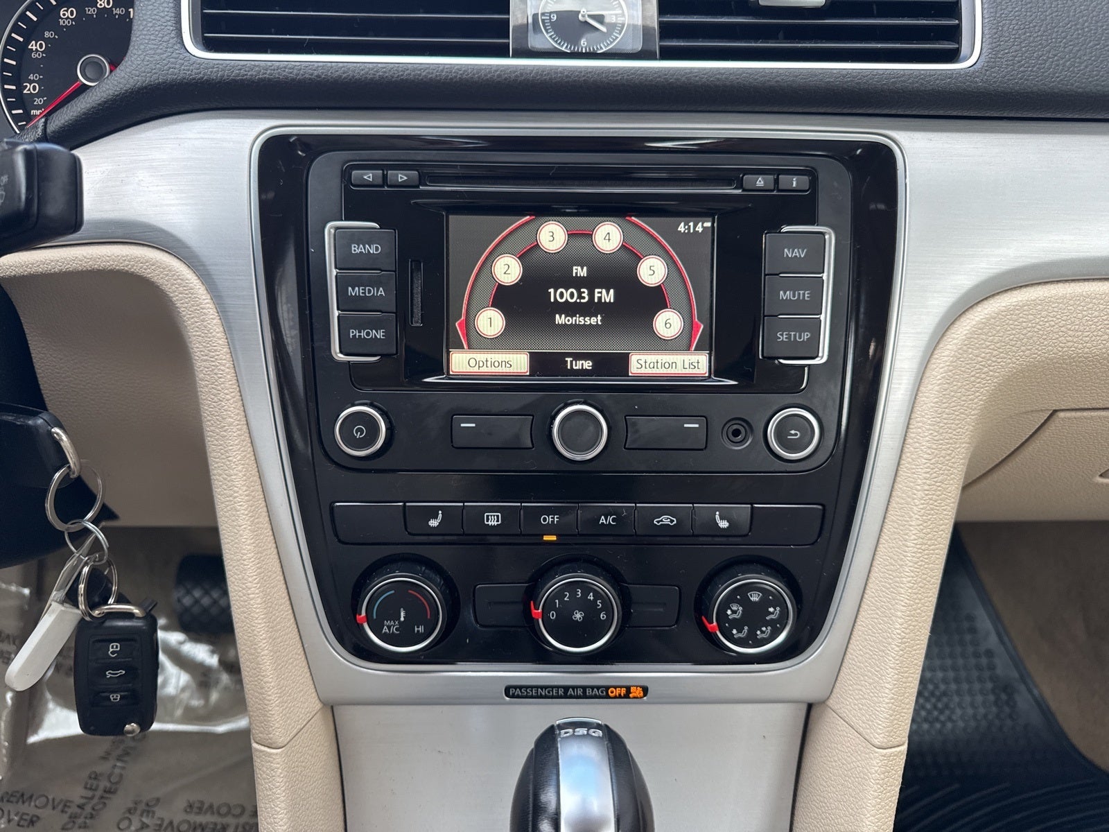 2013 Volkswagen Passat V6 SE w/Sunroof