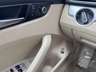 2013 Volkswagen Passat V6 SE w/Sunroof