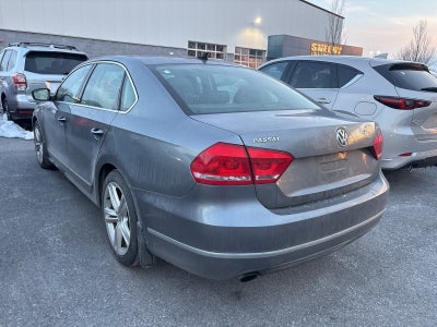 2015 Volkswagen Passat 1.8T SE w/Sunroof/Nav