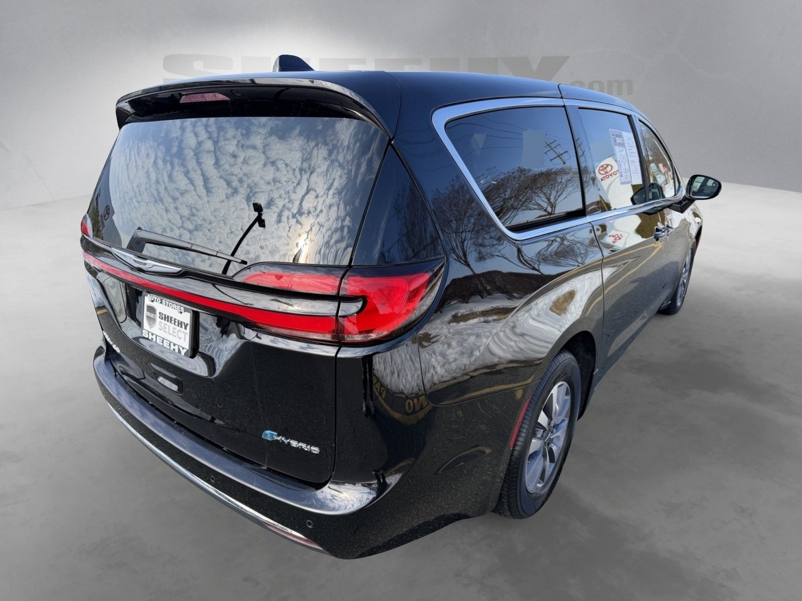 2025 Chrysler Pacifica Hybrid Select