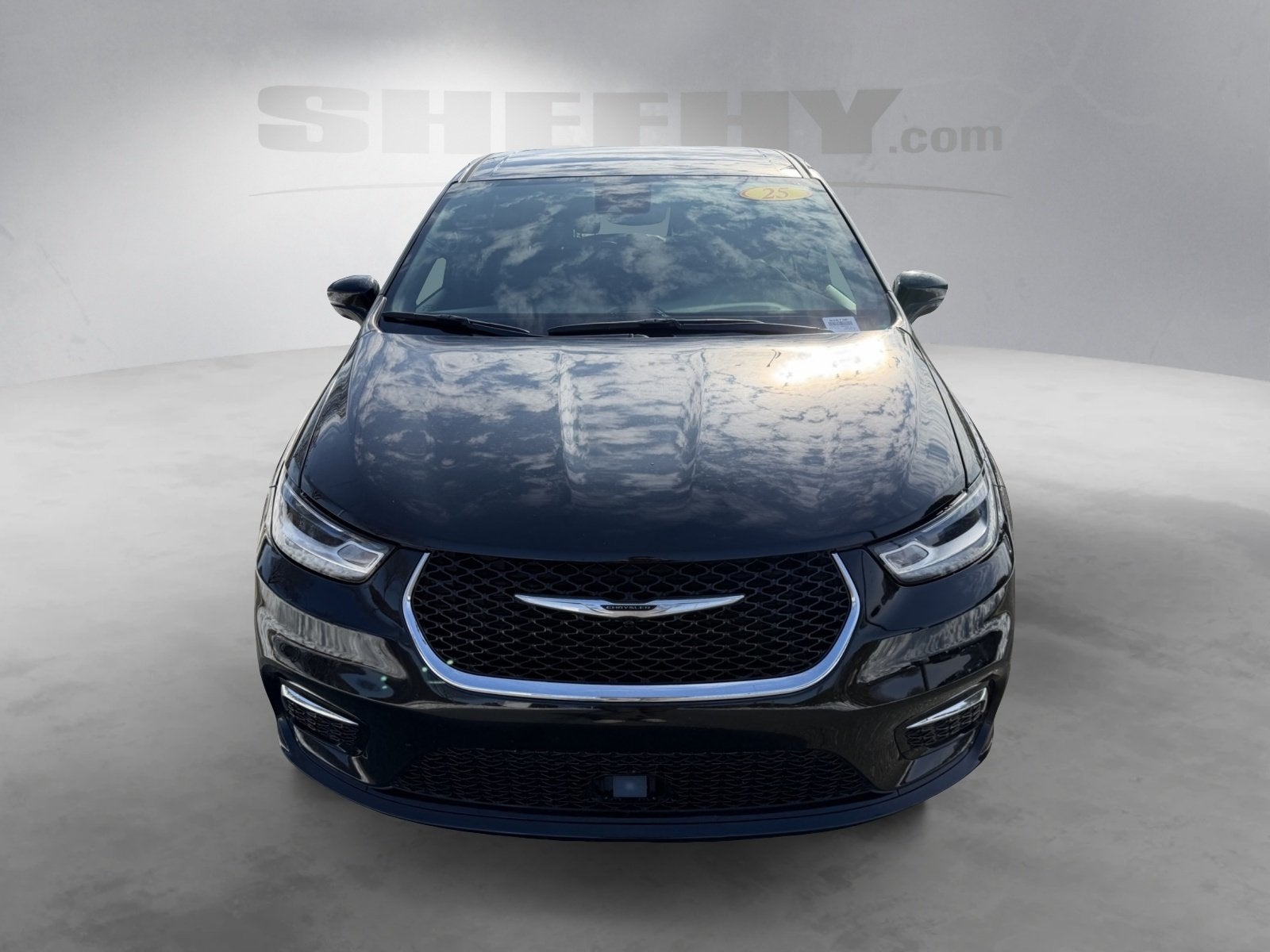 2025 Chrysler Pacifica Hybrid Select