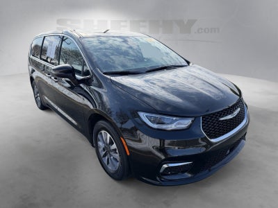 2025 Chrysler Pacifica Hybrid Select