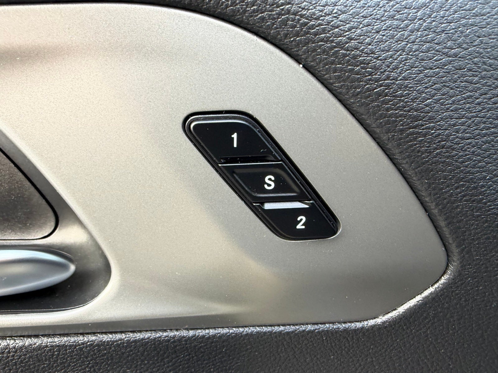 2025 Chrysler Pacifica Hybrid Select