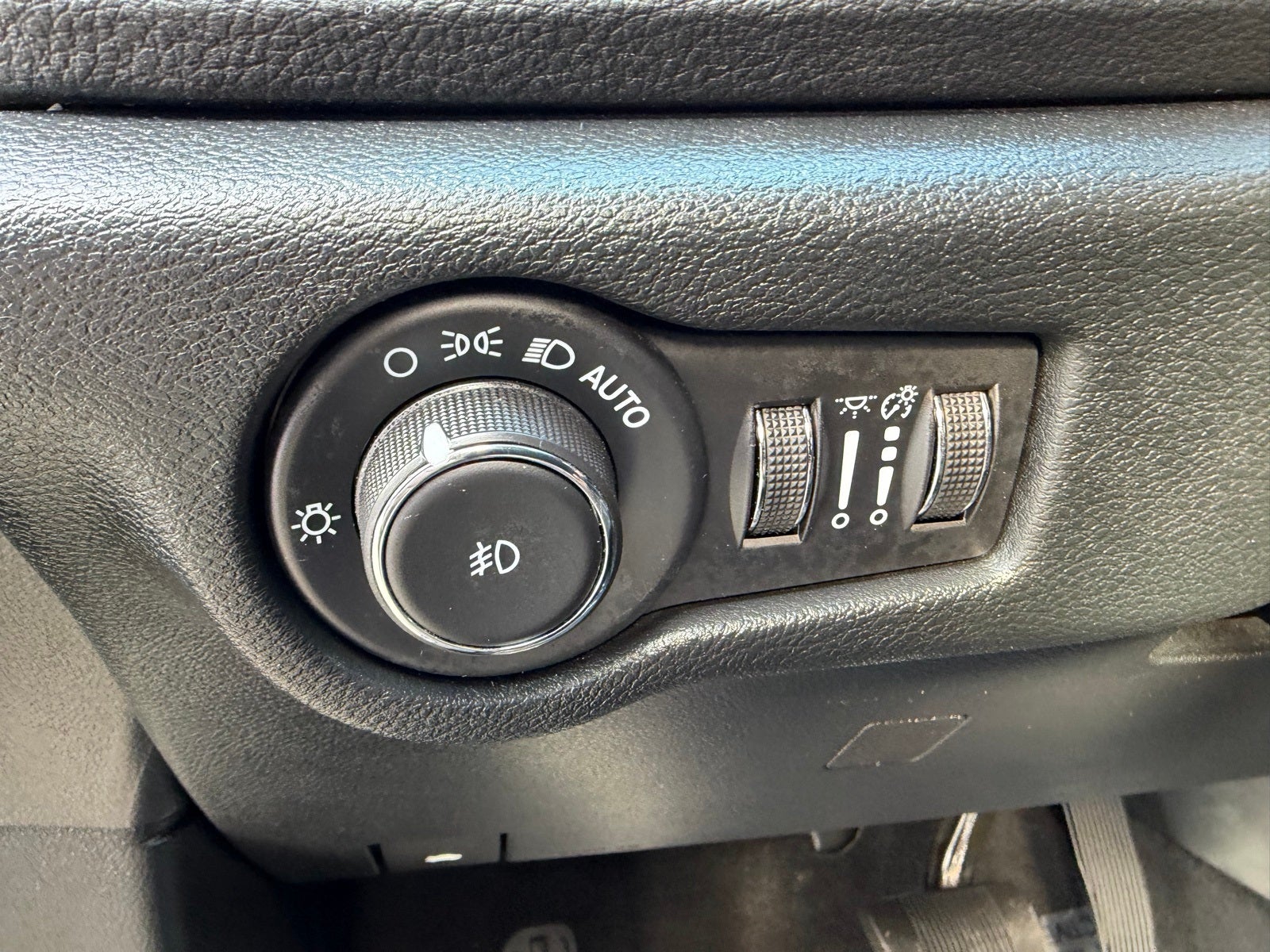 2025 Chrysler Pacifica Hybrid Select