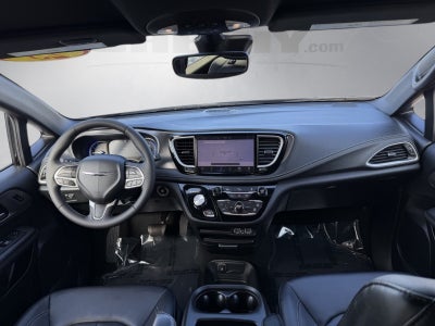 2025 Chrysler Pacifica Hybrid Select