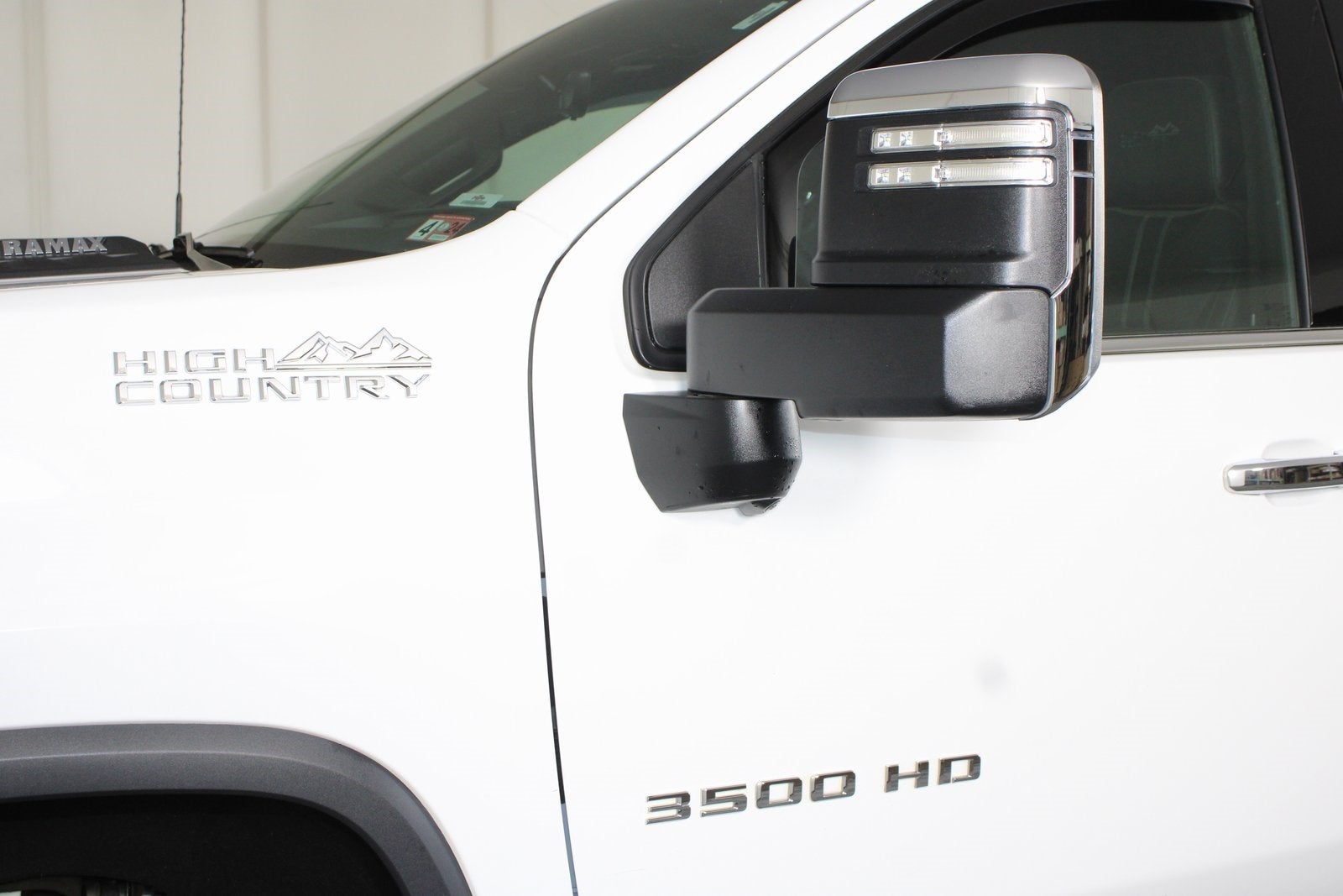 2023 Chevrolet Silverado 3500HD High Country