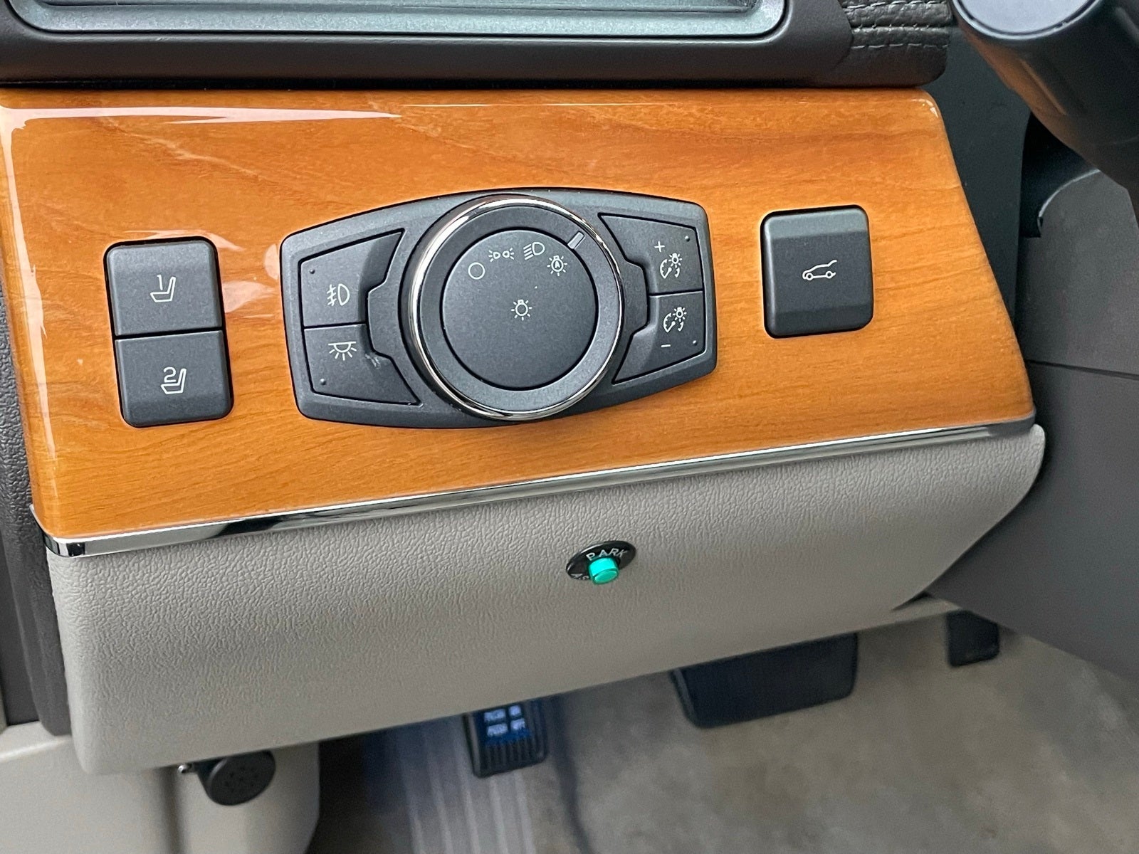 2014 Lincoln MKX Base Elite Equipment Group