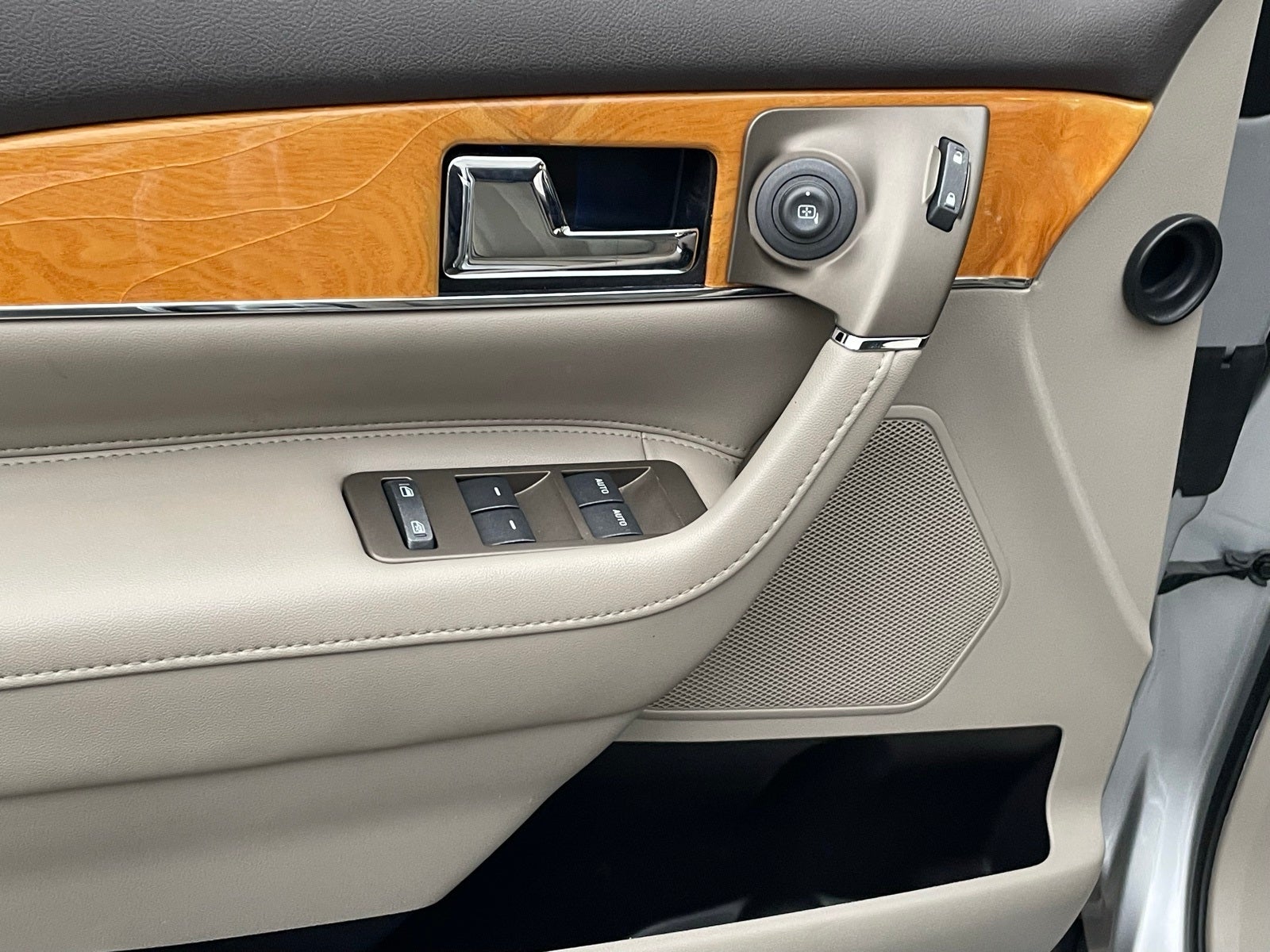 2014 Lincoln MKX Base Elite Equipment Group